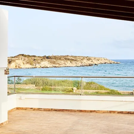 Villa Nerida Beachfront