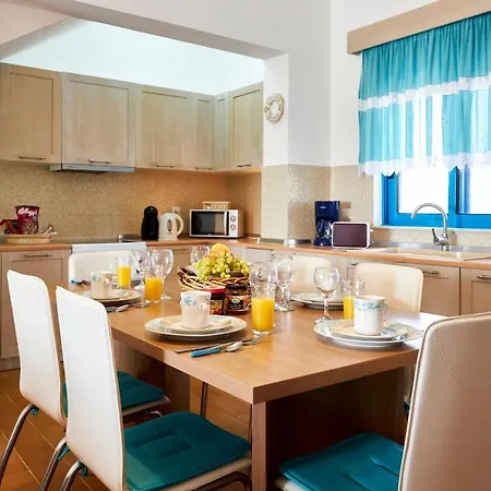 Nerida Beachfront Vila