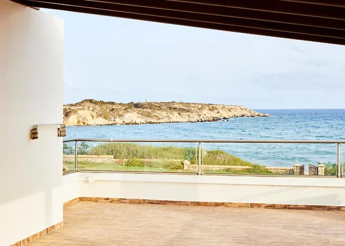 Villa Nerida Beachfront