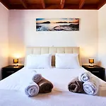 Nerida Beachfront *