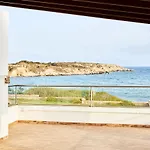 Willa Nerida Beachfront