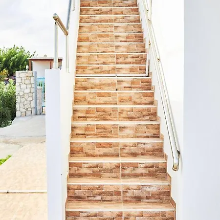 Nerida Beachfront Plimmiri