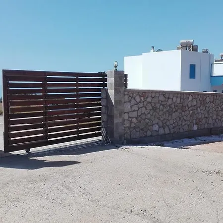 Villa Nerida Beachfront