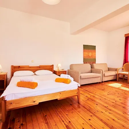 Villa Nerida Beachfront