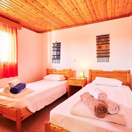 Villa Nerida Beachfront *