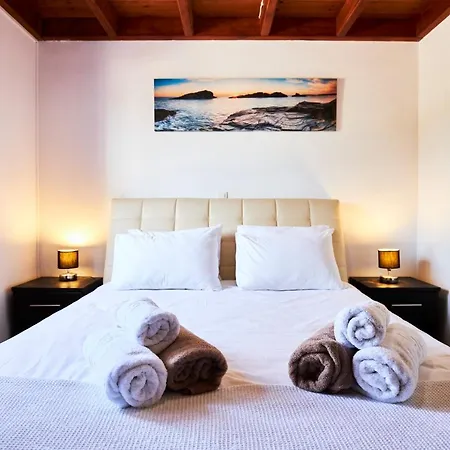 Nerida Beachfront *