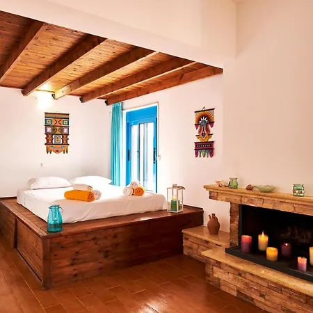 Villa Nerida Beachfront