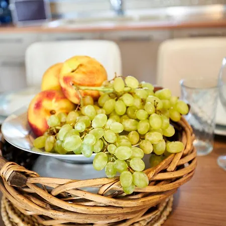 Villa Nerida Beachfront *