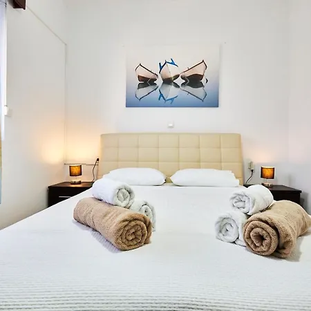 Villa Nerida Beachfront *